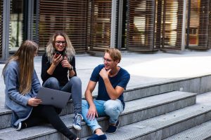 Etudiants etrangers alternance France guide legal 2026