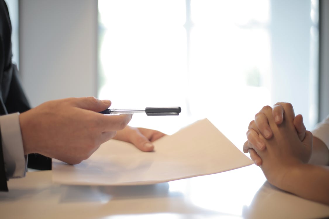 « J&rsquo;ai trouvé mon alternance en 3 semaines » — 5 conseils de ceux qui y sont arrivés